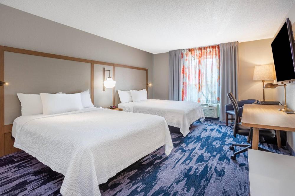 Queen Room with Two Queen Beds interior